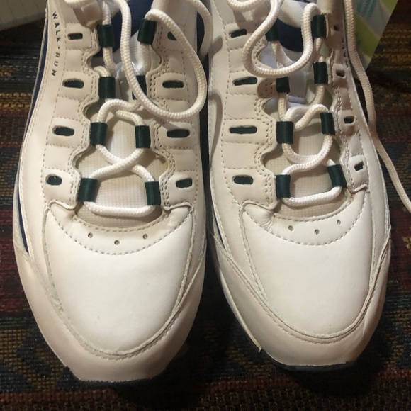 Easy Spirit Eserace Shoes size 9.5 - Picture 2 of 3